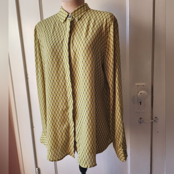 Ann Taylor Factory Chartreuse Lime Green Geometric Button Down Shirt - Picture 2 of 6